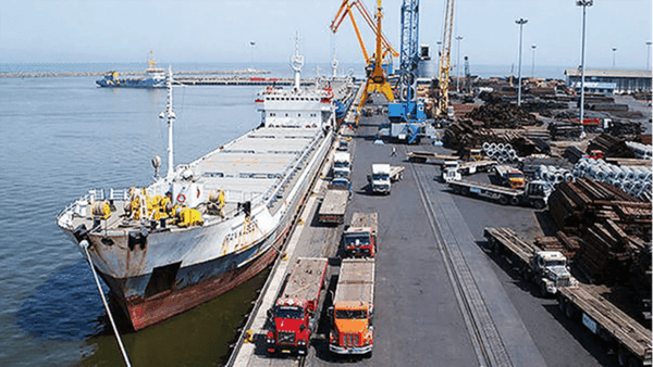 Иран изучает перенос части торговых потоков на Каспийское море