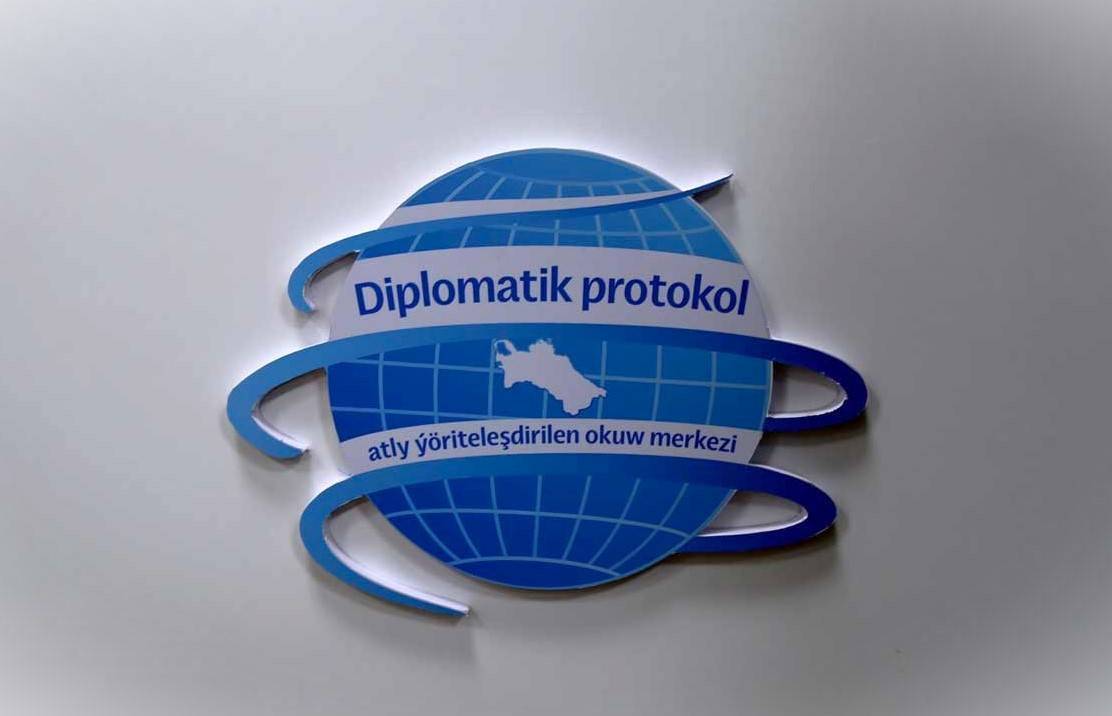 Türkmenistanyň döwrebap protokol gullugy: halkara ülňülerine tarap ädim
