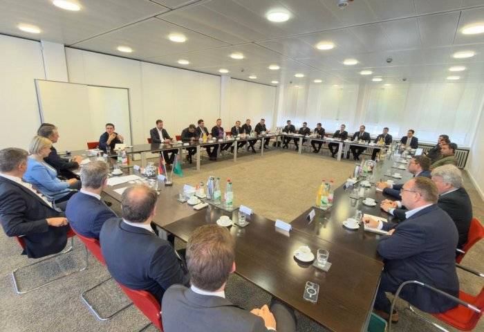 Туркменистан и германский AKA Bank обсудили перспективы торгово-экономического сотрудничества