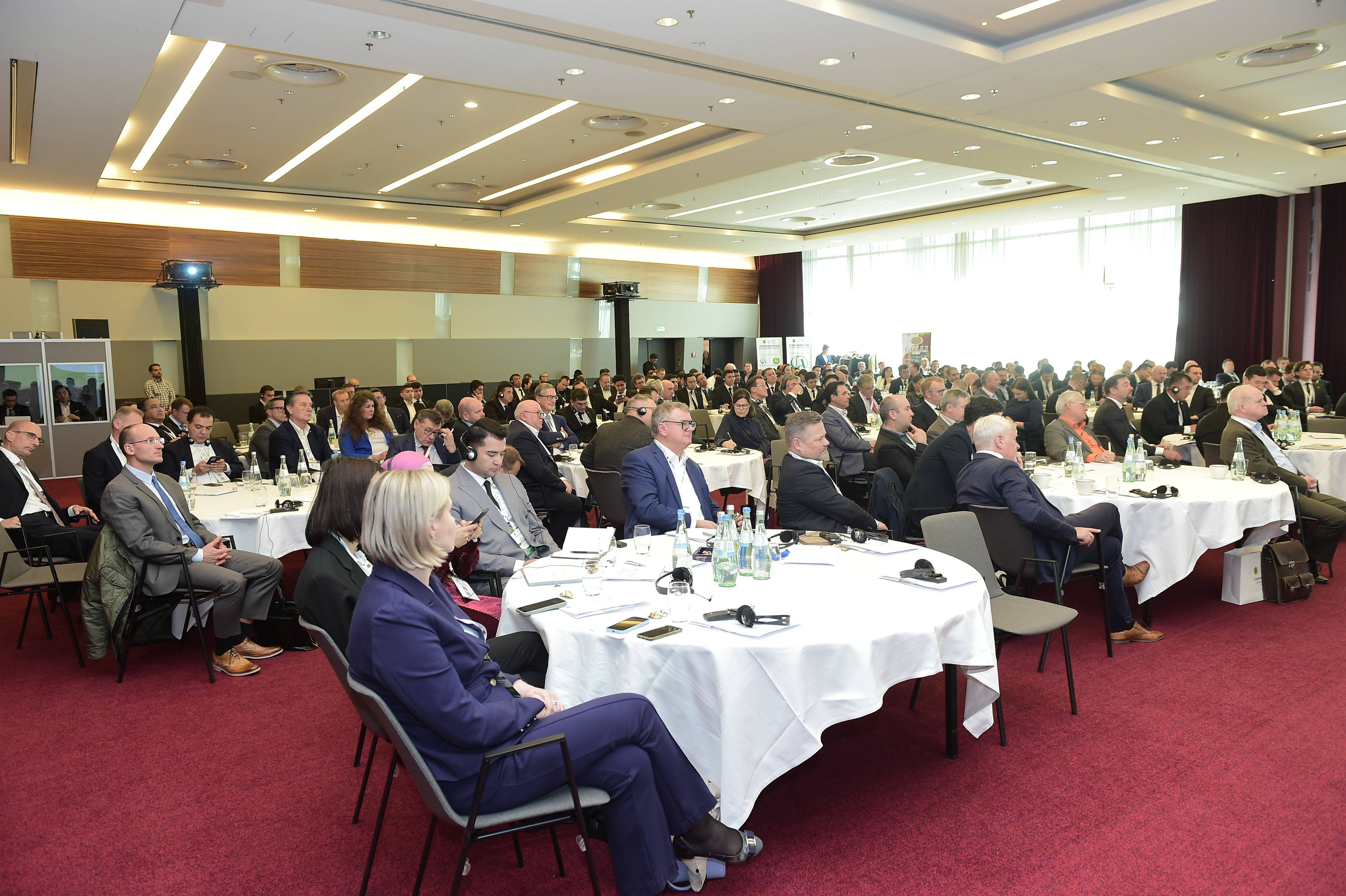 «Туркменгаз» расширяет партнерство с немецкими гигантами Siemens Energy и BASF в газовой отрасли