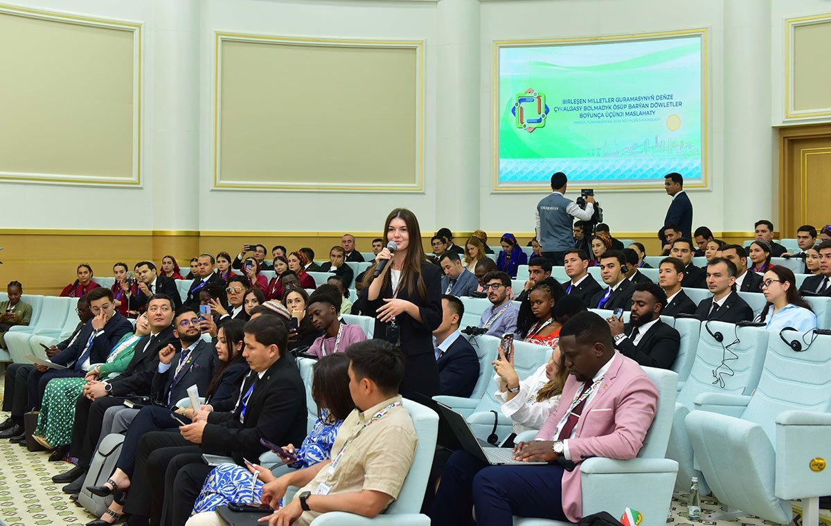 The Youth Forum has started within the framework of the Third UN Conference