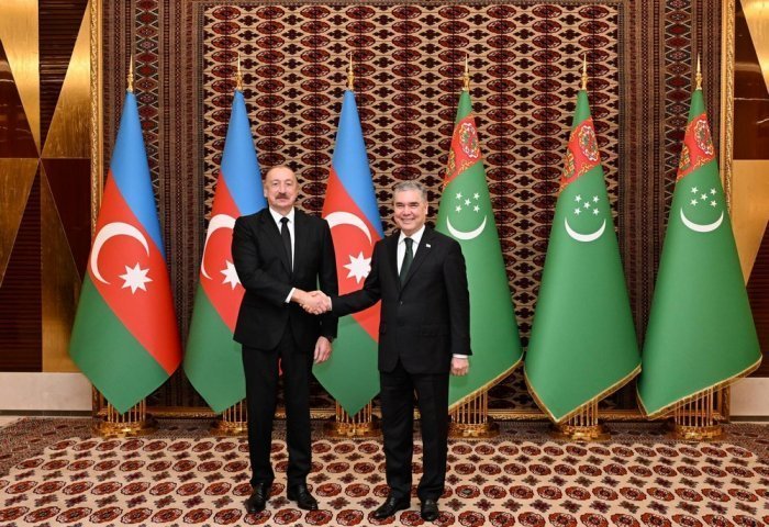 Resmi habarlar Gurbanguly Berdimuhamedow Awazada Ilham Aliýew bilen duşuşdy