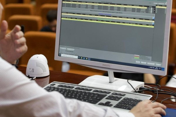 Duşenbe güni, birža söwdalarynda nebithimiýa, oba hojalygynyň we ýeňil senagatynyň önümleri satyldy