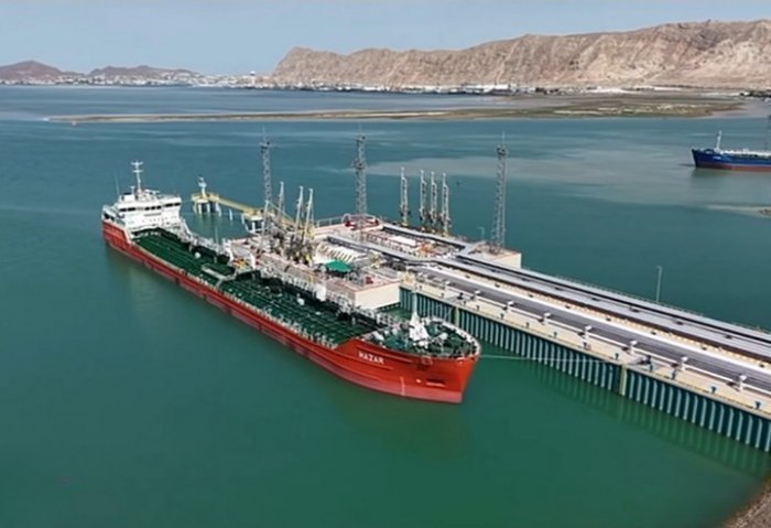 В Туркменистане открыли новый нефтеналивной причал