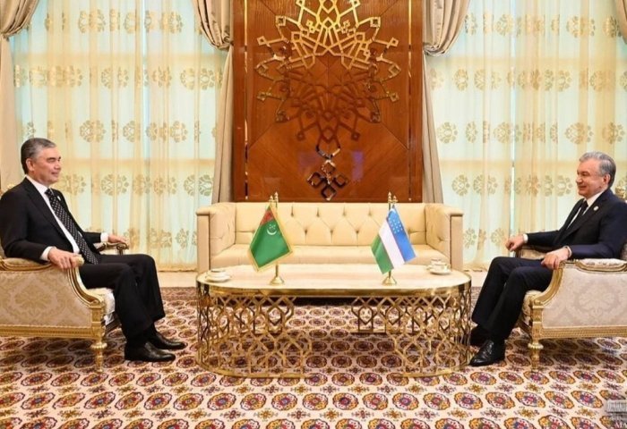 Президент Узбекистана посетит Туркменистан с рабочим визитом